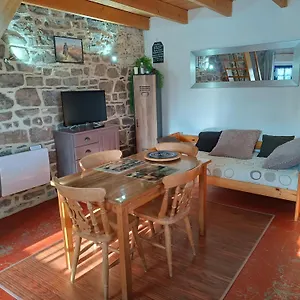 Hébergement de vacances Petit Cocoon Ty Bihan Ar Feunteun, Scrignac
